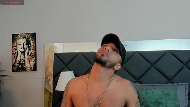 Snapshot of Robin_Rief chatting on November 13, 2025, 3:32 am Robin Rief online show from November 13, 2025, 3:32 am