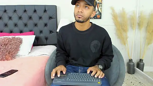 Robin Rief online show from March 11, 2025, 3:36 am