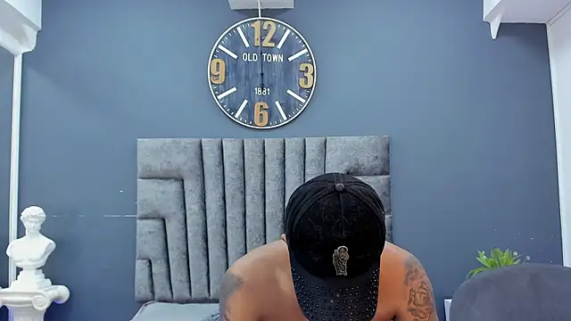 Robin Rief online show from April 8, 2026, 7:37 pm