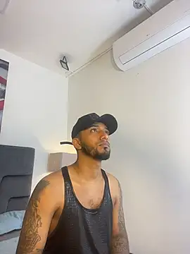 Snapshot of Robin_Rief chatting on February 27, 2026, 4:12 am Robin Rief online show from February 27, 2026, 4:12 am