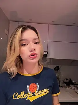 NicoleCut online show from March 13, 2026, 11:21 pm