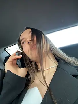 Snapshot of VelvetVixenI chatting on May 15, 2026, 5:00 pm VelvetVixenI online show from May 15, 2026, 5:00 pm