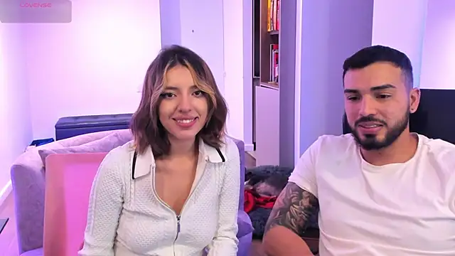 Snapshot of savage_sweethearts chatting on February 19, 2025, 5:49 am savage sweethearts online show from February 19, 2025, 5:49 am