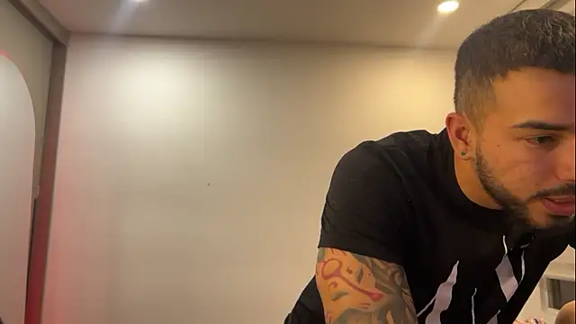 Snapshot of savage_sweethearts chatting on February 7, 2025, 6:14 am savage sweethearts online show from February 7, 2025, 6:14 am