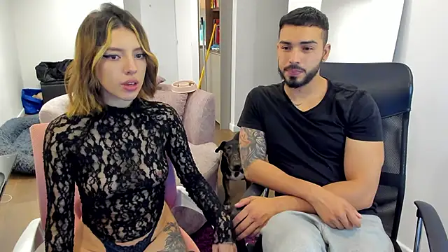 Snapshot of savage_sweethearts chatting on March 4, 2025, 2:49 am savage sweethearts online show from March 4, 2025, 2:49 am