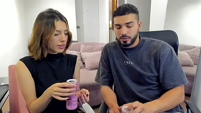 Snapshot of savage_sweethearts chatting on March 3, 2025, 4:21 am savage sweethearts online show from March 3, 2025, 4:21 am