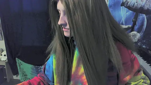 Snapshot of _hellostormy_ chatting on April 8, 2026, 11:33 am hellostormy online show from April 8, 2026, 11:33 am