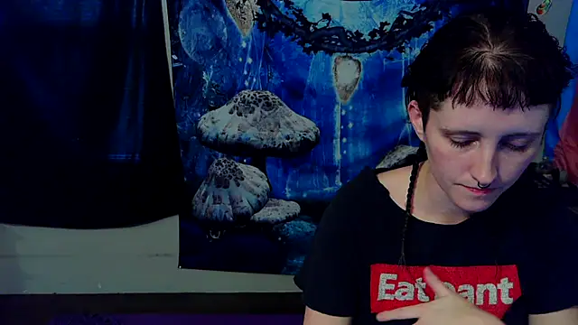  hellostormy  online show from November 19, 2025, 7:25 pm