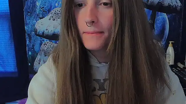 Snapshot of _hellostormy_ chatting on April 1, 2026, 8:28 pm hellostormy online show from April 1, 2026, 8:28 pm