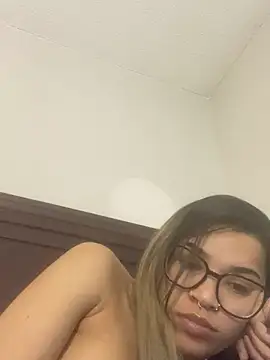 Snapshot of 1prettygem chatting on January 26, 2025, 12:43 pm 1prettygem online show from January 26, 2025, 12:43 pm