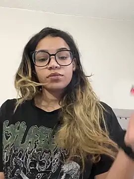 Snapshot of 1prettygem chatting on March 9, 2025, 8:10 pm 1prettygem online show from March 9, 2025, 8:10 pm