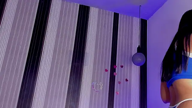 melodiipierce  online show from February 19, 2025, 7:05 pm