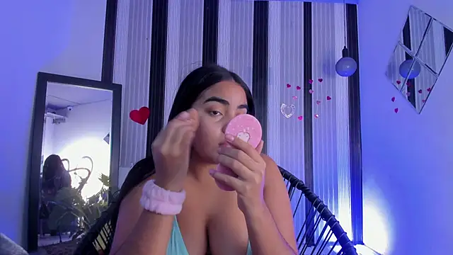 melodiipierce  online show from February 17, 2025, 7:12 pm