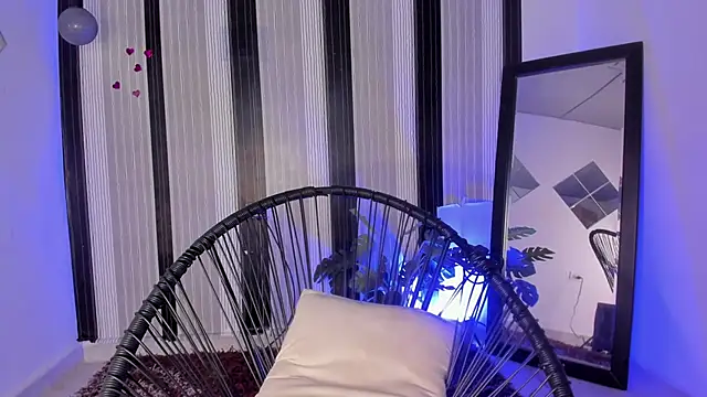 melodiipierce  online show from March 14, 2025, 1:27 am