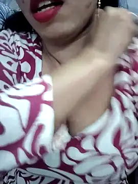 Snapshot of Haniya-143 chatting on February 11, 2026, 11:15 pm Haniya-143 online show from February 11, 2026, 11:15 pm