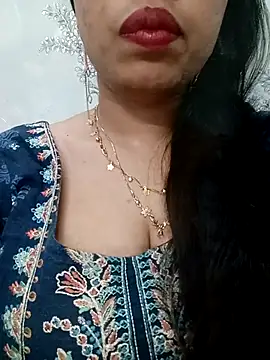 Snapshot of Haniya-143 chatting on March 28, 2026, 11:06 pm Haniya-143 online show from March 28, 2026, 11:06 pm