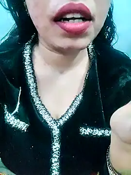 Snapshot of Haniya-143 chatting on January 5, 2026, 11:52 pm Haniya-143 online show from January 5, 2026, 11:52 pm