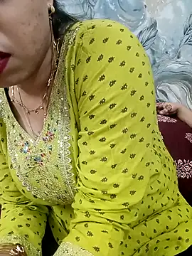Snapshot of Haniya-143 chatting on March 29, 2026, 10:22 pm Haniya-143 online show from March 29, 2026, 10:22 pm