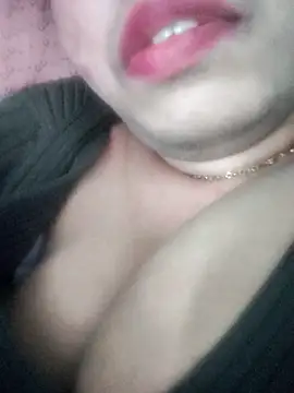 Snapshot of Haniya-143 chatting on January 13, 2026, 11:14 am Haniya-143 online show from January 13, 2026, 11:14 am