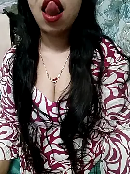 Snapshot of Haniya-143 chatting on March 5, 2026, 11:10 pm Haniya-143 online show from March 5, 2026, 11:10 pm