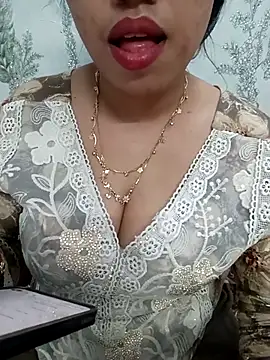 Snapshot of Haniya-143 chatting on April 5, 2026, 11:33 pm Haniya-143 online show from April 5, 2026, 11:33 pm