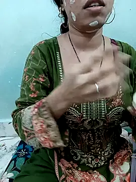 Snapshot of Haniya-143 chatting on December 21, 2025, 11:16 pm Haniya-143 online show from December 21, 2025, 11:16 pm