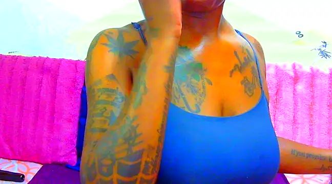 Snapshot of TattoedGoddessxx chatting on March 14, 2025, 8:38 pm TattoedGoddessxx online show from March 14, 2025, 8:38 pm