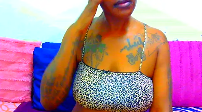 Snapshot of TattoedGoddessxx chatting on February 28, 2025, 12:54 am TattoedGoddessxx online show from February 28, 2025, 12:54 am