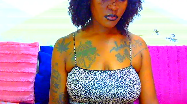 Snapshot of TattoedGoddessxx chatting on March 11, 2025, 11:15 pm TattoedGoddessxx online show from March 11, 2025, 11:15 pm