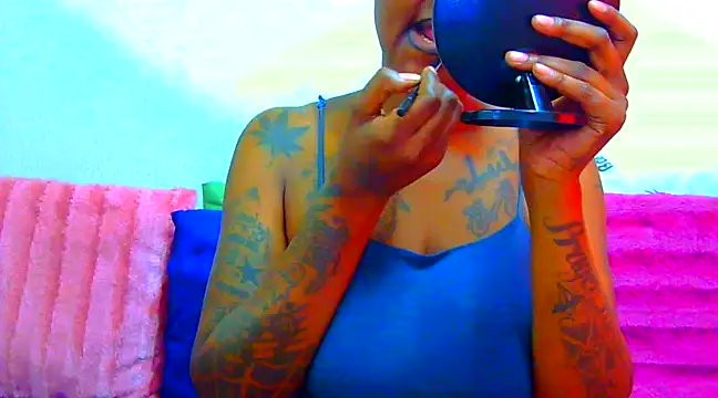 Snapshot of TattoedGoddessxx chatting on February 25, 2025, 11:10 am TattoedGoddessxx online show from February 25, 2025, 11:10 am