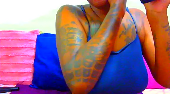 Snapshot of TattoedGoddessxx chatting on February 16, 2025, 8:55 pm TattoedGoddessxx online show from February 16, 2025, 8:55 pm