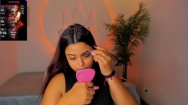 Ariana Pierce online show from December 4, 2025, 12:26 pm