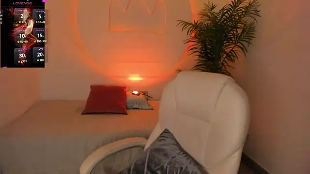 Ariana Pierce online show from December 5, 2025, 12:59 pm