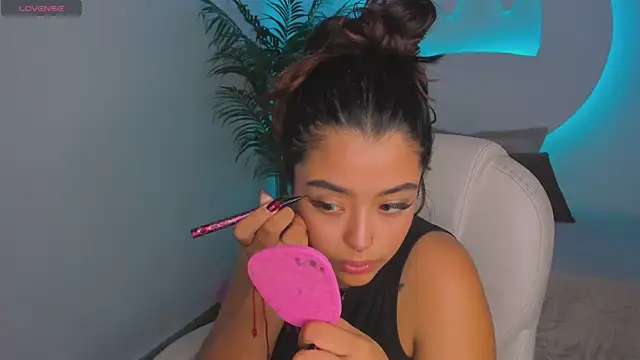 Ariana Pierce online show from October 22, 2025, 12:26 pm