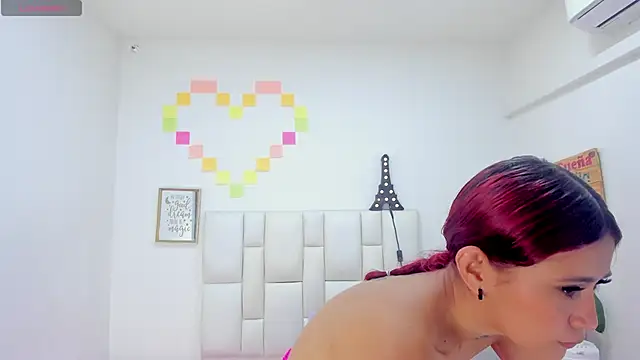 Snapshot of miaa-sofiaa chatting on December 24, 2024, 4:40 pm miaa-sofiaa online show from December 24, 2024, 4:40 pm