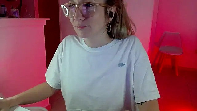 Snapshot of CabledHeredity chatting on November 20, 2025, 3:45 pm CabledHeredity online show from November 20, 2025, 3:45 pm