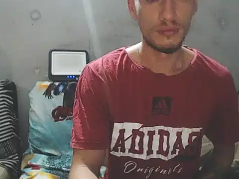 Snapshot of roystonee10 chatting on January 23, 2025, 5:45 am roystonee10 online show from January 23, 2025, 5:45 am