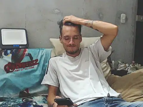 Snapshot of roystonee10 chatting on January 22, 2025, 6:10 am roystonee10 online show from January 22, 2025, 6:10 am