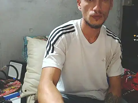 Snapshot of roystonee10 chatting on January 4, 2025, 2:46 am roystonee10 online show from January 4, 2025, 2:46 am