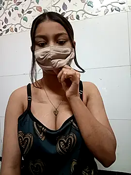 Snapshot of Alina_398 chatting on February 5, 2025, 1:44 pm Alina 398 online show from February 5, 2025, 1:44 pm