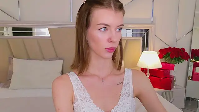 MeganMour online show from December 3, 2025, 5:23 pm