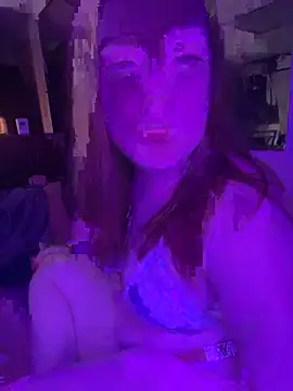 Snapshot of bree4205 chatting on January 1, 2025, 11:18 pm bree4205 online show from January 1, 2025, 11:18 pm