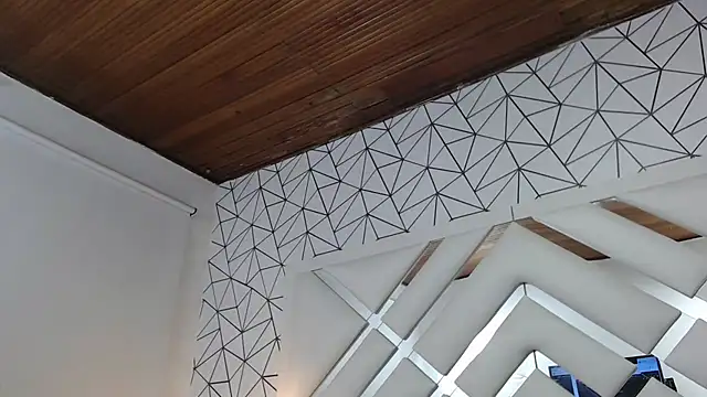 KYOO LENOXX online show from February 17, 2025, 12:27 pm