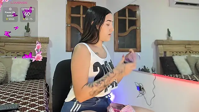 Snapshot of oriana_faddila chatting on April 10, 2026, 3:24 am oriana faddila online show from April 10, 2026, 3:24 am