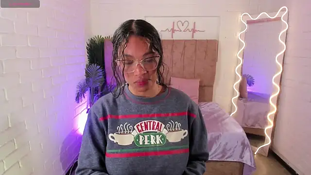 penelope tay1 online show from November 7, 2025, 3:33 am