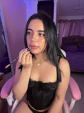 Snapshot of Emily-14 chatting on May 1, 2026, 9:09 pm Emily-14 online show from May 1, 2026, 9:09 pm
