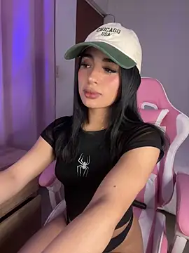 Snapshot of Emily-14 chatting on January 16, 2026, 2:37 am Emily-14 online show from January 16, 2026, 2:37 am