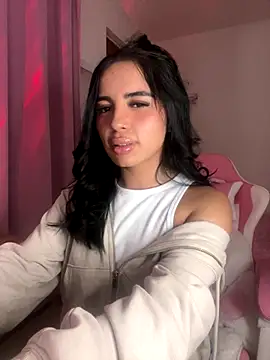 Snapshot of Emily-14 chatting on December 21, 2025, 6:48 am Emily-14 online show from December 21, 2025, 6:48 am