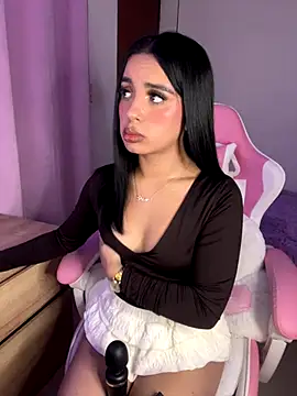 Snapshot of Emily-14 chatting on January 9, 2026, 5:14 am Emily-14 online show from January 9, 2026, 5:14 am