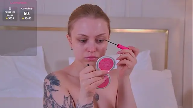 DorisHell online show from March 22, 2025, 5:52 pm